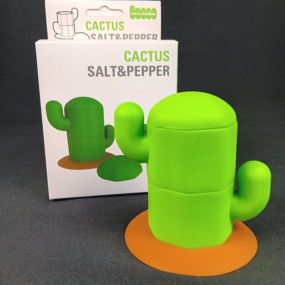 Novelty Salt and Pepper Shakers Cactus Cowboy Party Supply